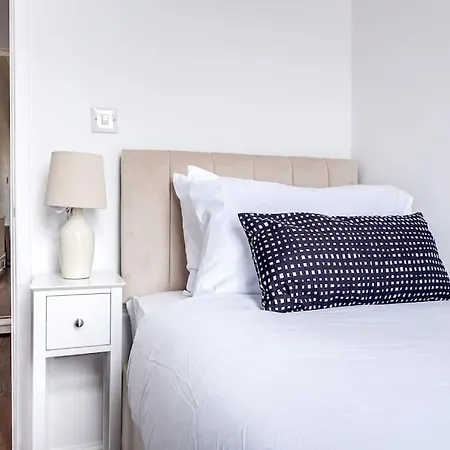 Cozy Nook-Hot Tub, Sleeps 8, Free Parking, Netflix Villa Leicester Exterior photo