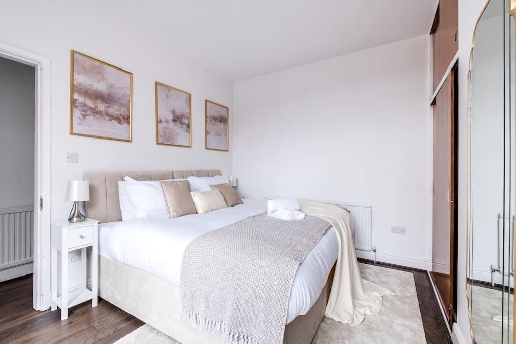 Holiday home Cozy Nook-hot Tub, Sleeps 8, Free Parking, Netflix Leicester